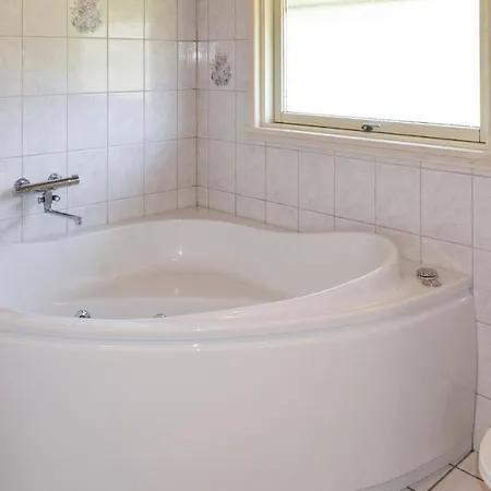 Holiday home 3 Bedroom Lovely Home In Humble Humble