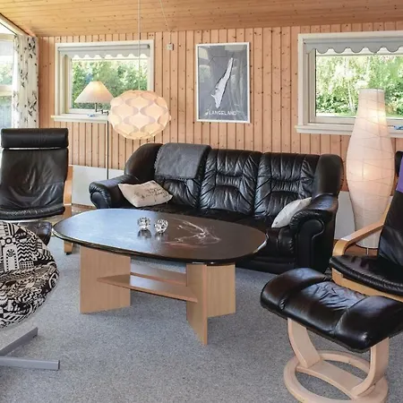 Holiday home 3 Bedroom Lovely Home In Humble